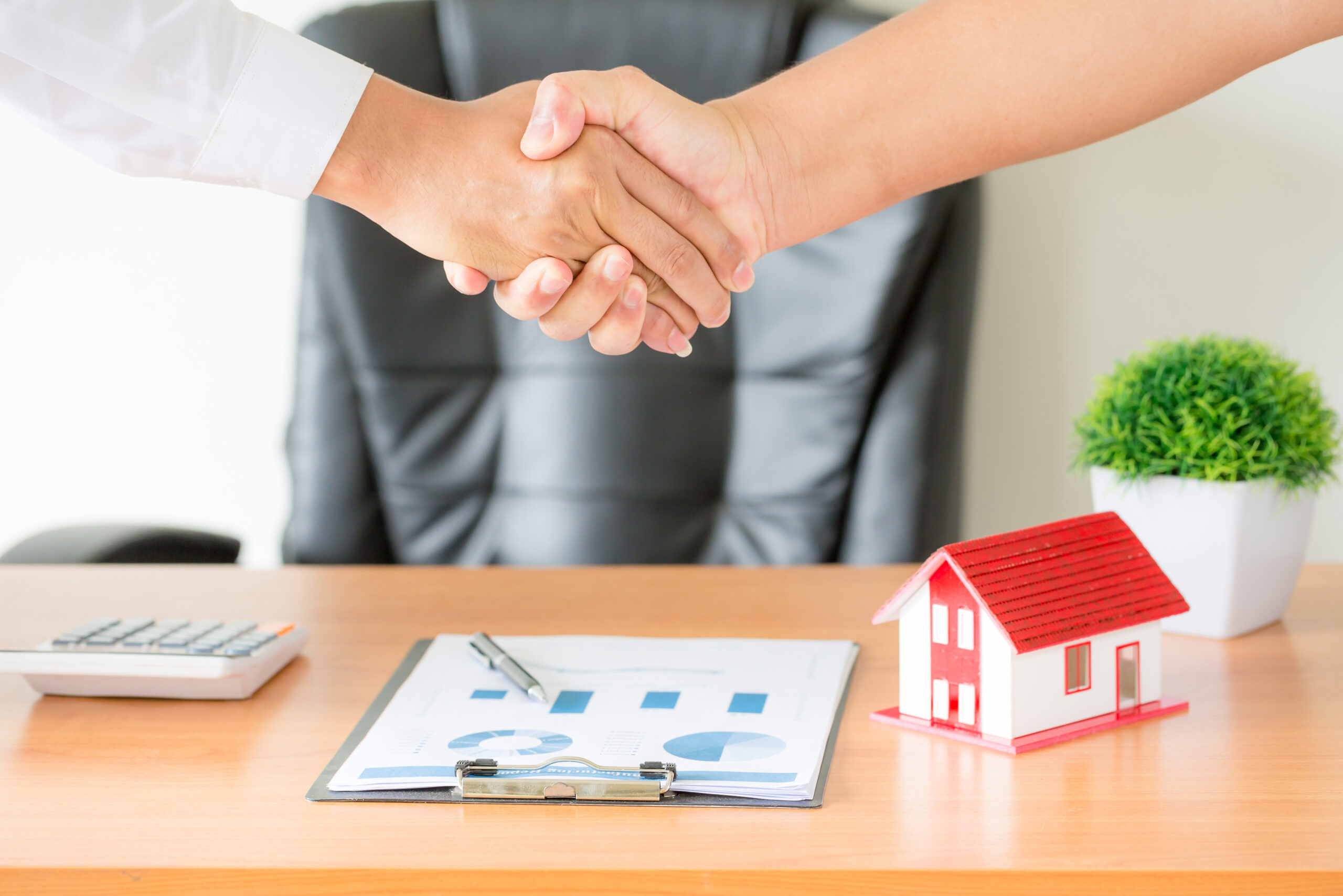 Insurance broker finance team managing AP vs SOA reconciliation with accurate matching logic